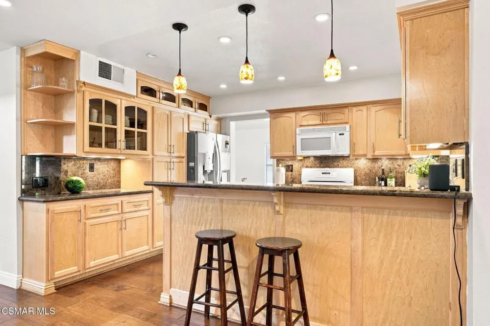 3982 Santa Monica Court Newbury Park, CA 91320