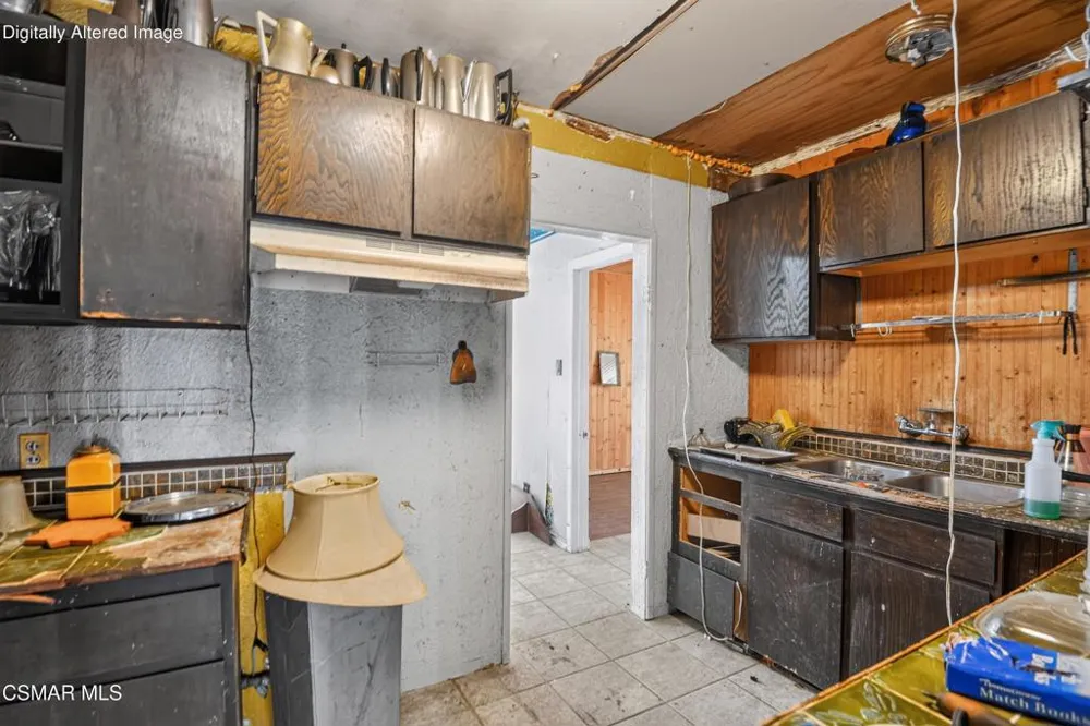 9208 Thompson Avenue Chatsworth, CA 91311