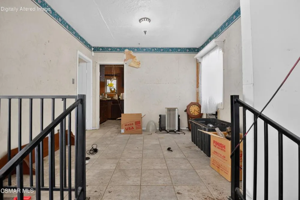 9208 Thompson Avenue Chatsworth, CA 91311