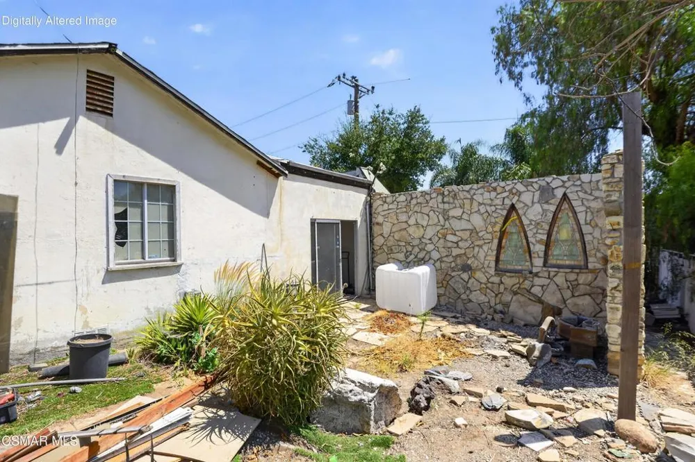 9208 Thompson Avenue Chatsworth, CA 91311