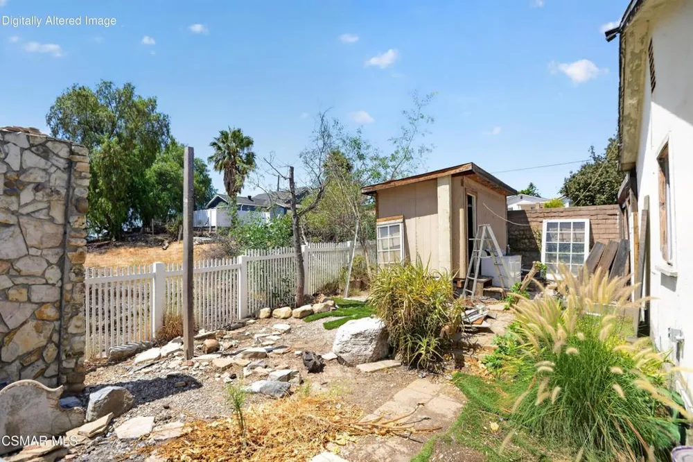 9208 Thompson Avenue Chatsworth, CA 91311