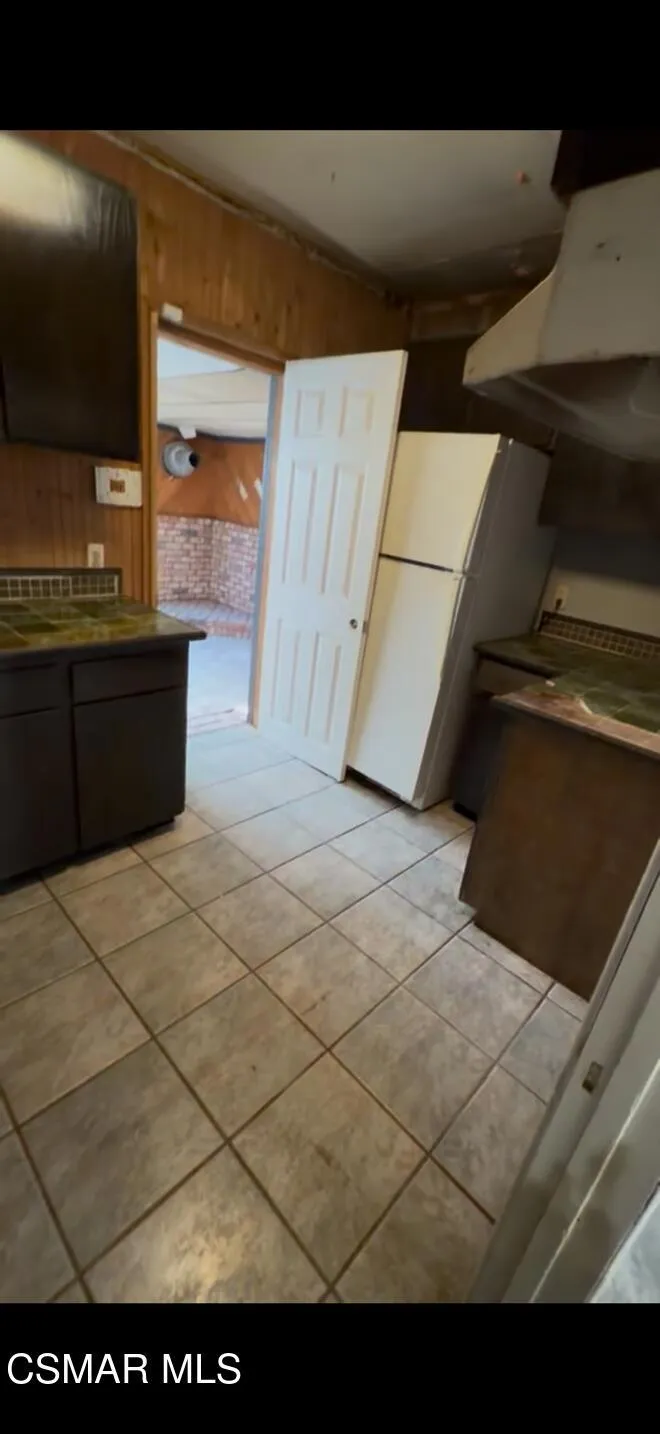 9208 Thompson Avenue Chatsworth, CA 91311