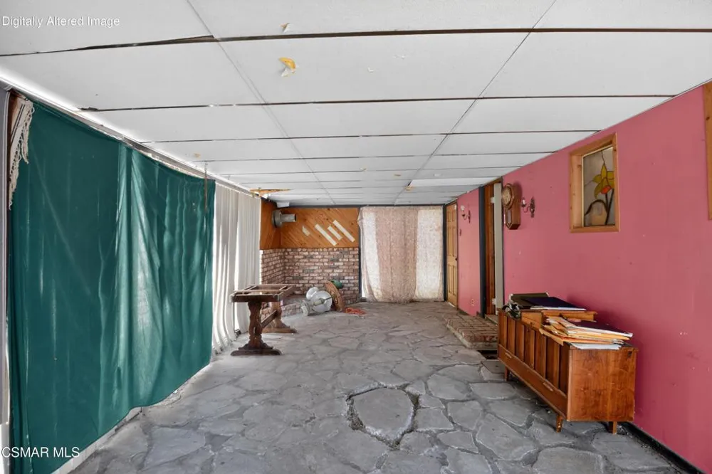 9208 Thompson Avenue Chatsworth, CA 91311