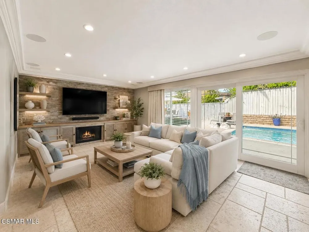 371 Havenside Avenue Newbury Park, CA 91320