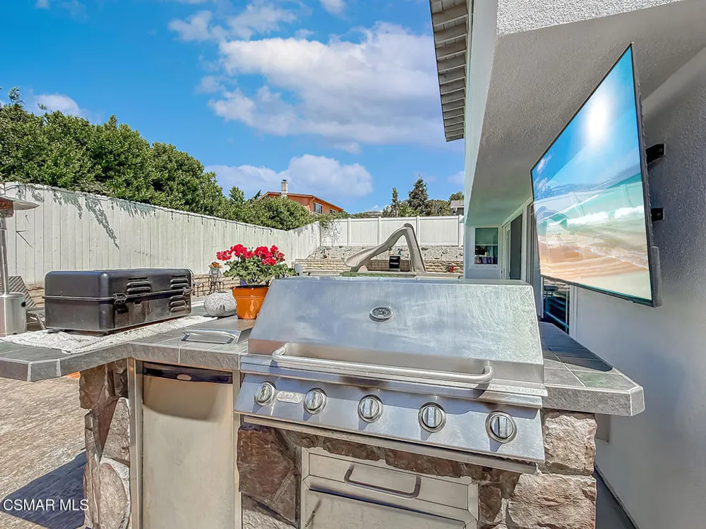 371 Havenside Avenue Newbury Park, CA 91320