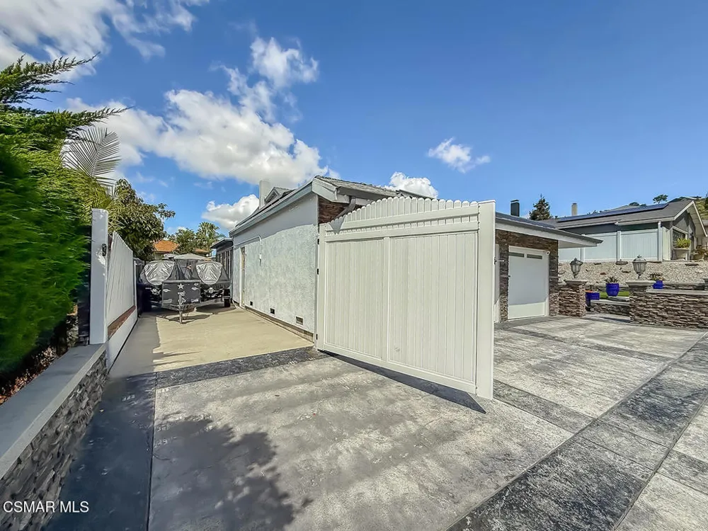 371 Havenside Avenue Newbury Park, CA 91320
