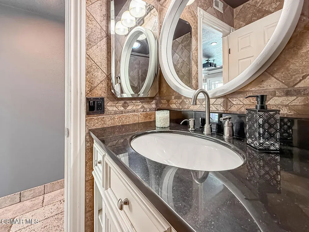 371 Havenside Avenue Newbury Park, CA 91320