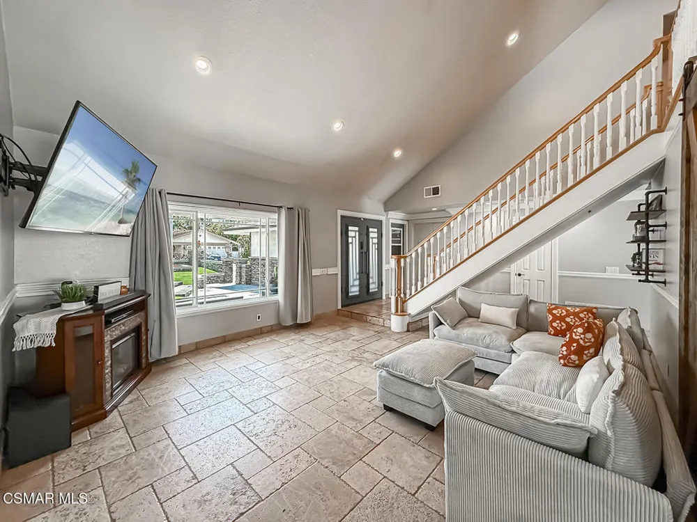 371 Havenside Avenue Newbury Park, CA 91320