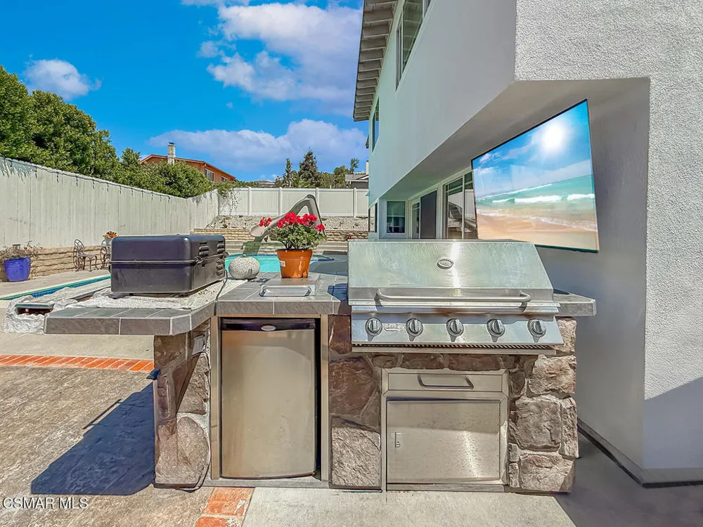 371 Havenside Avenue Newbury Park, CA 91320