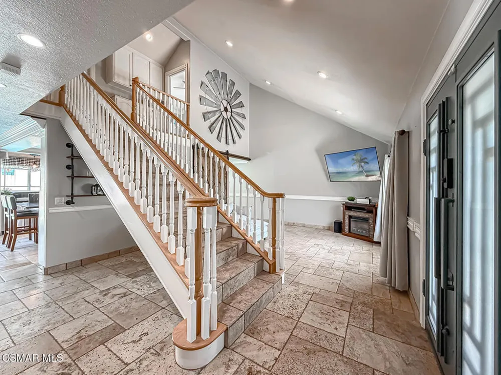 371 Havenside Avenue Newbury Park, CA 91320
