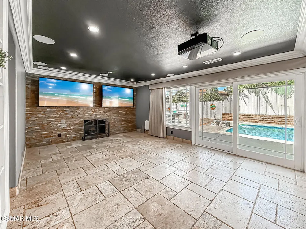371 Havenside Avenue Newbury Park, CA 91320