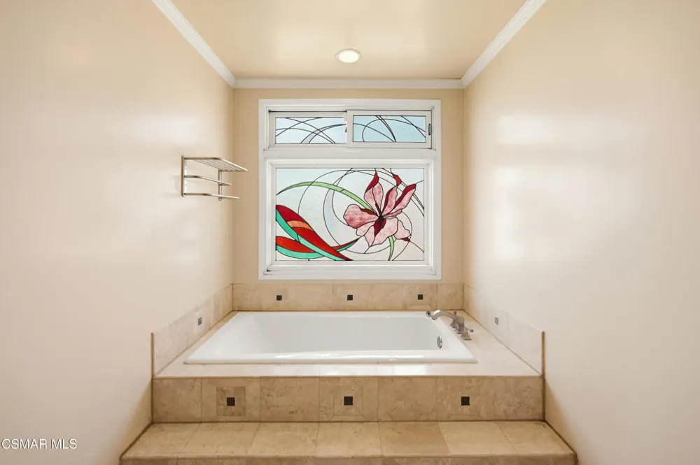 5180 Lafitte Drive Oak Park, CA 91377