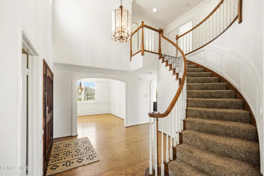 5180 Lafitte Drive Oak Park, CA 91377
