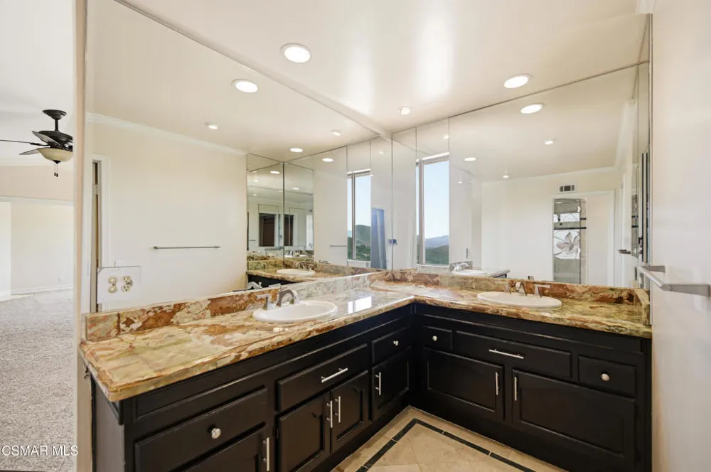 5180 Lafitte Drive Oak Park, CA 91377