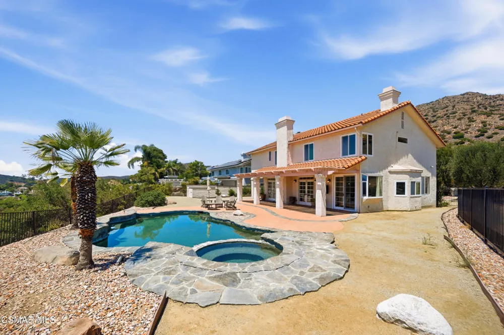 5180 Lafitte Drive Oak Park, CA 91377