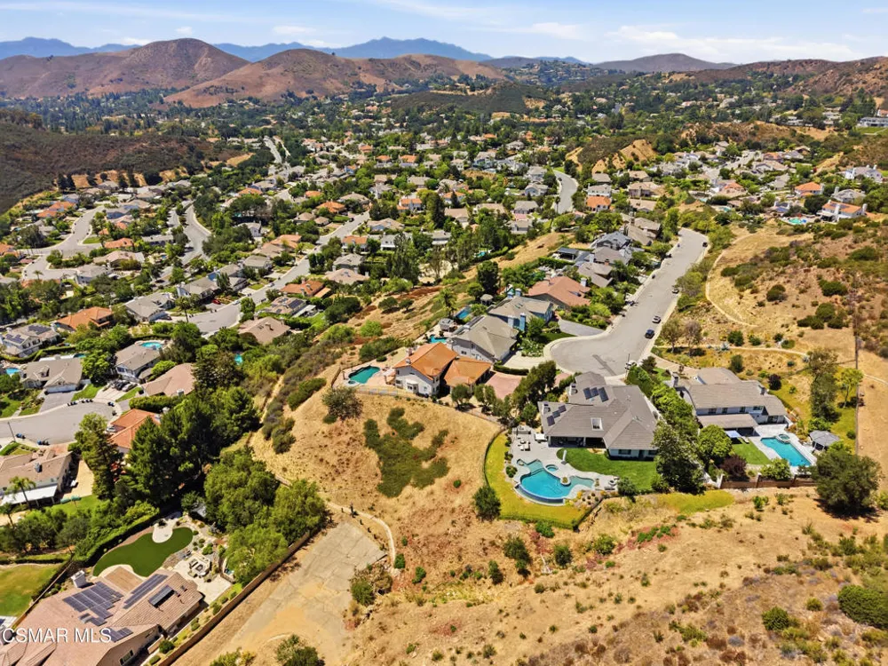 5180 Lafitte Drive Oak Park, CA 91377