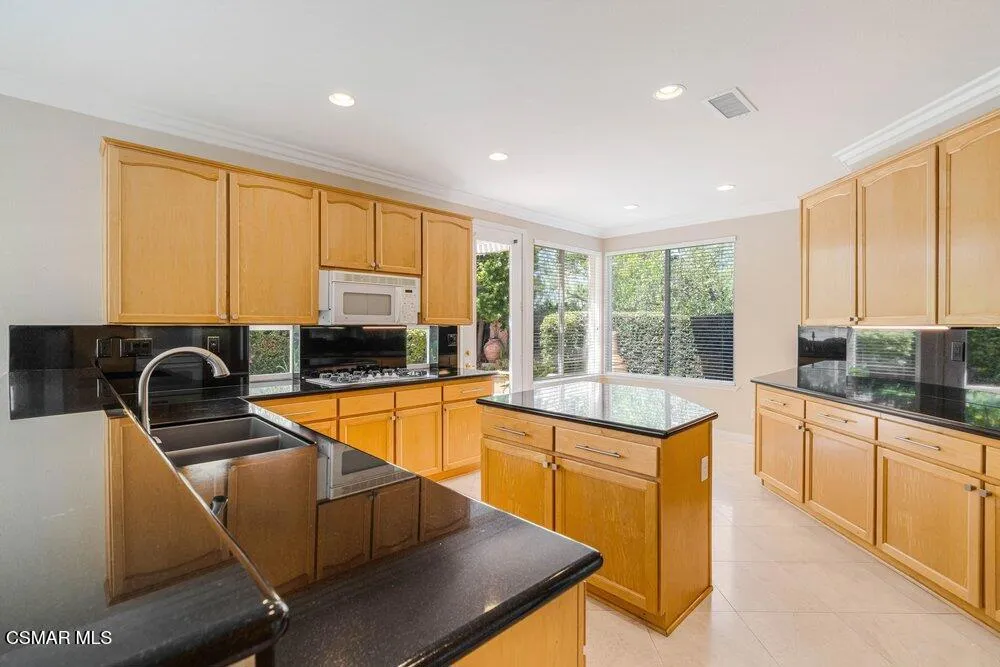 2609 Capella Way Thousand Oaks, CA 91362