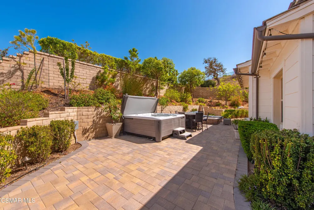 138 Mayflower Street Thousand Oaks, CA 91360