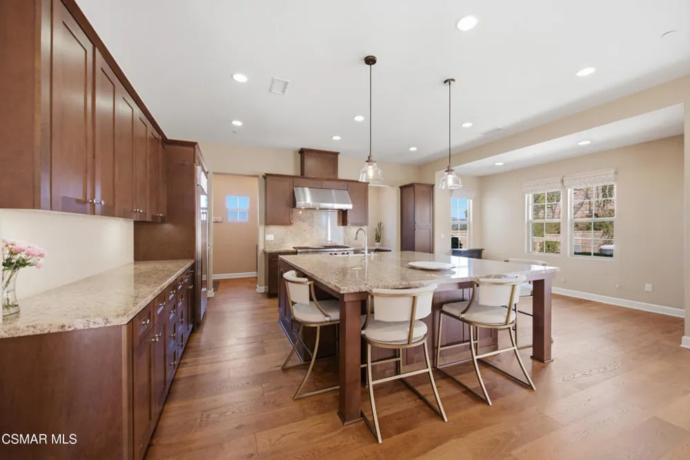 138 Mayflower Street Thousand Oaks, CA 91360