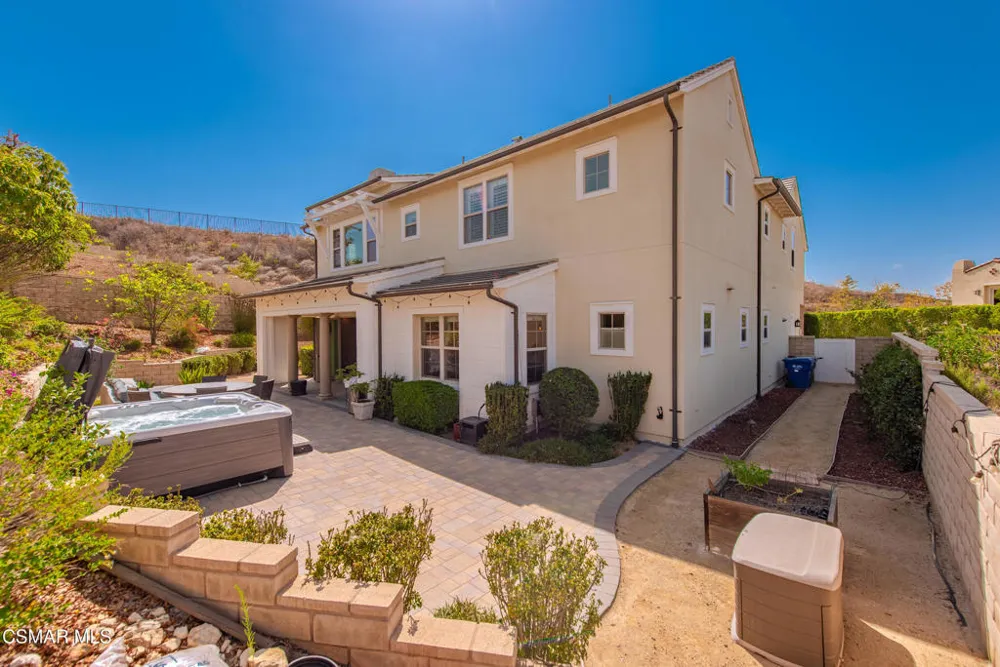 138 Mayflower Street Thousand Oaks, CA 91360