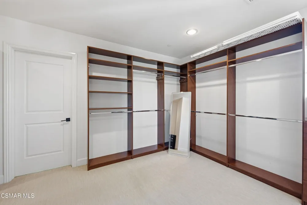 138 Mayflower Street Thousand Oaks, CA 91360