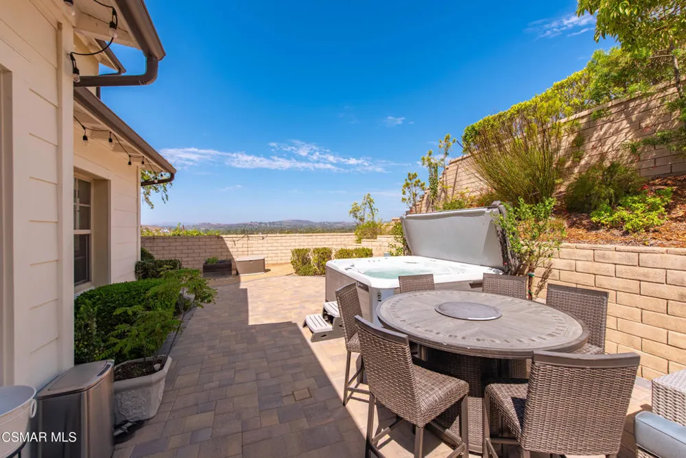 138 Mayflower Street Thousand Oaks, CA 91360