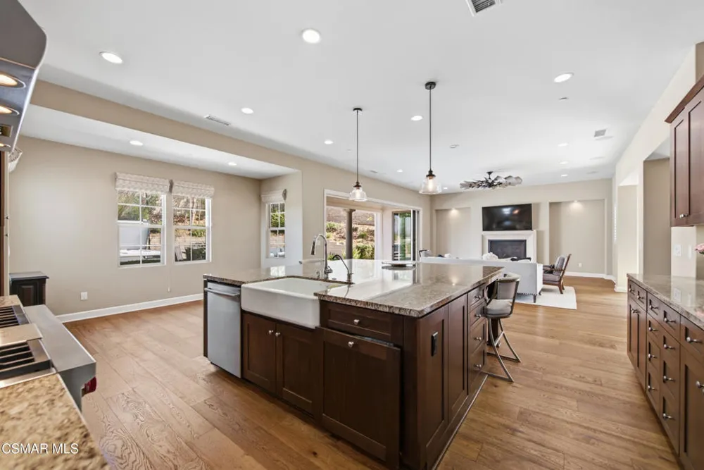 138 Mayflower Street Thousand Oaks, CA 91360