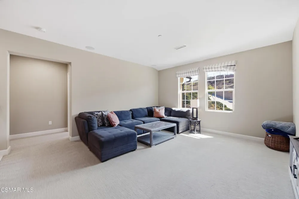 138 Mayflower Street Thousand Oaks, CA 91360