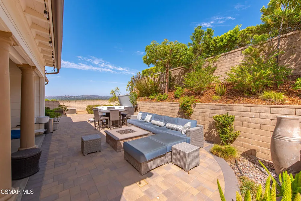 138 Mayflower Street Thousand Oaks, CA 91360