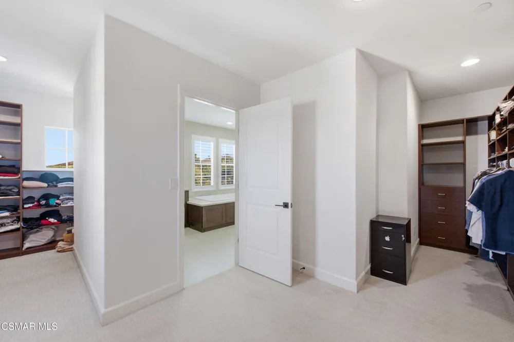 138 Mayflower Street Thousand Oaks, CA 91360