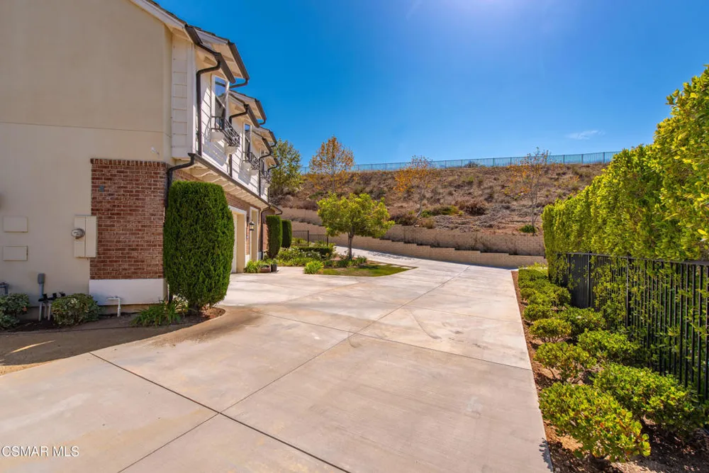 138 Mayflower Street Thousand Oaks, CA 91360
