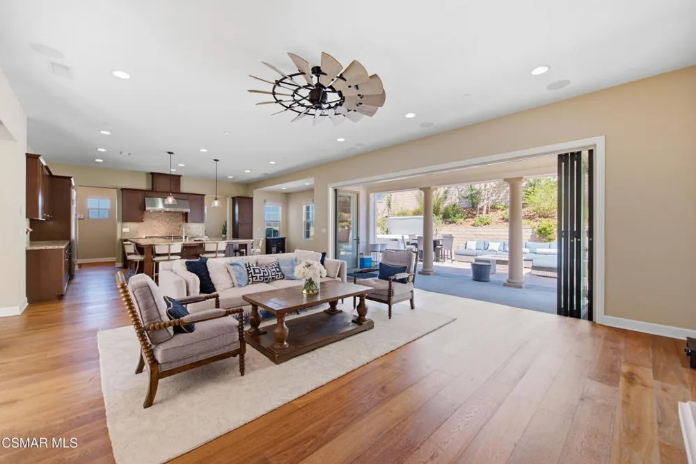 138 Mayflower Street Thousand Oaks, CA 91360