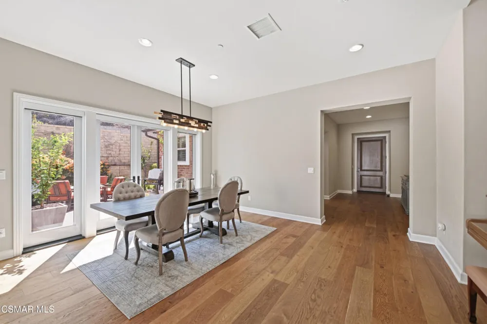 138 Mayflower Street Thousand Oaks, CA 91360