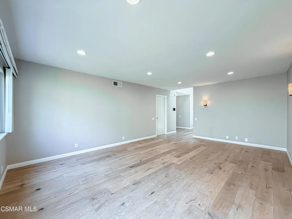 360 Greenmeadow Avenue Newbury Park, CA 91320