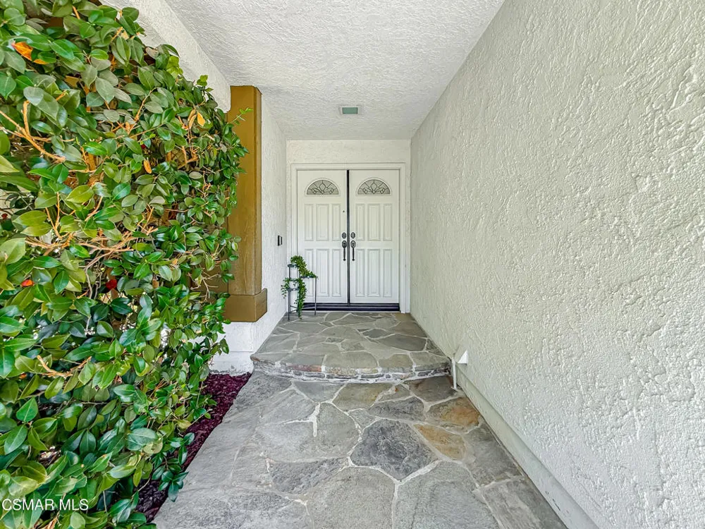 360 Greenmeadow Avenue Newbury Park, CA 91320