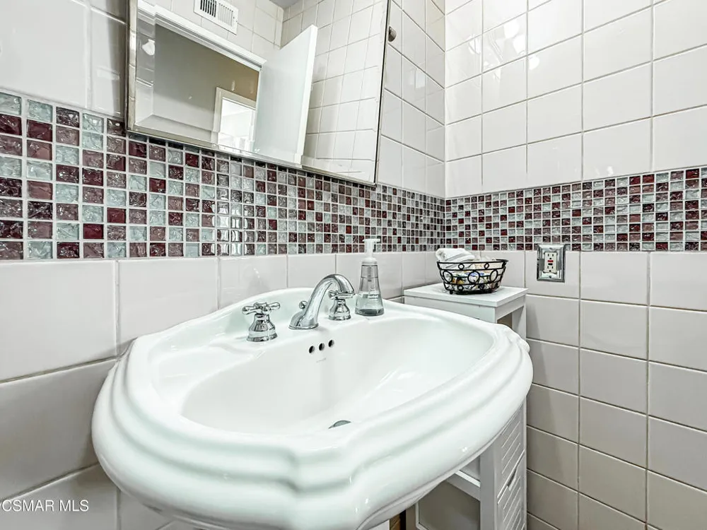 360 Greenmeadow Avenue Newbury Park, CA 91320