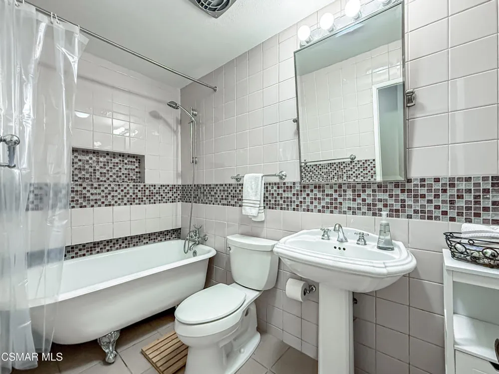 360 Greenmeadow Avenue Newbury Park, CA 91320