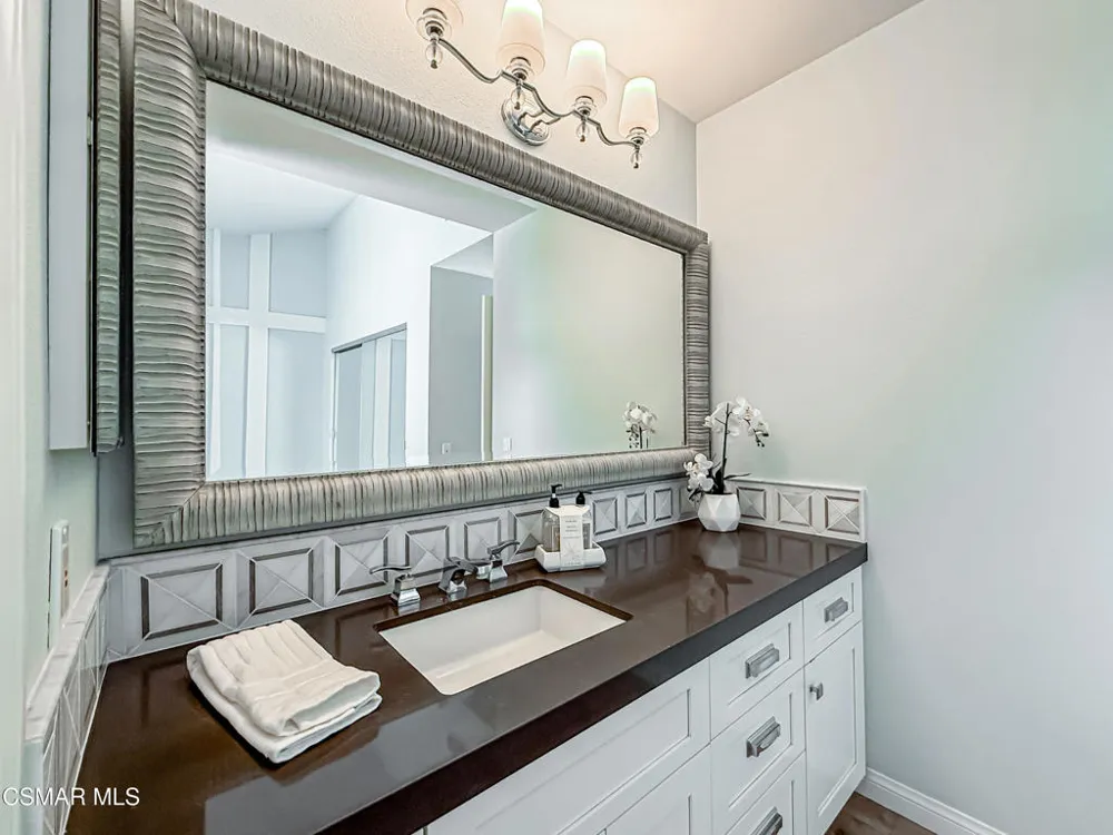 360 Greenmeadow Avenue Newbury Park, CA 91320