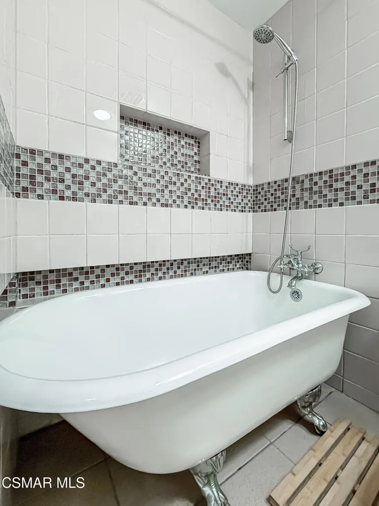 360 Greenmeadow Avenue Newbury Park, CA 91320