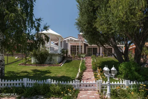2378 Leeward Circle