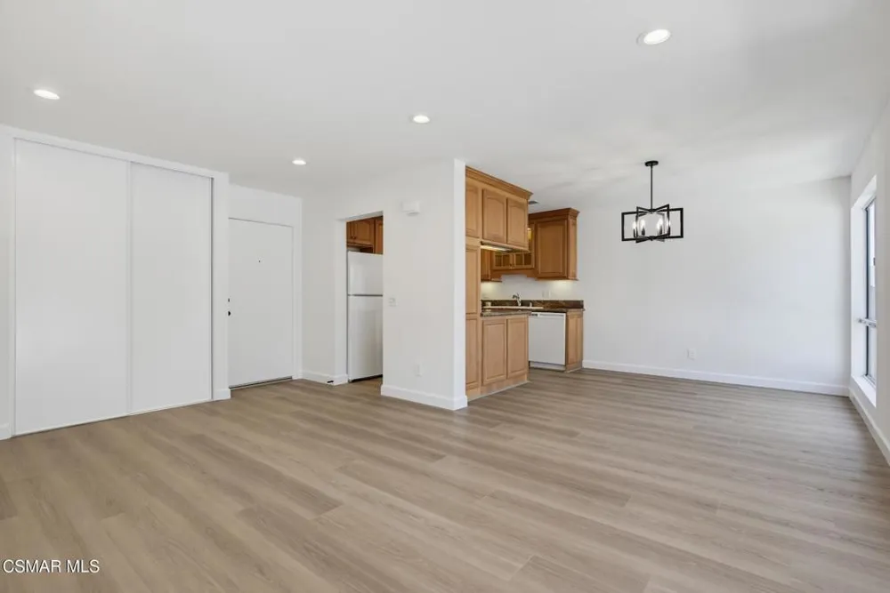 291 Sequoia Court #34 Thousand Oaks, CA 91360