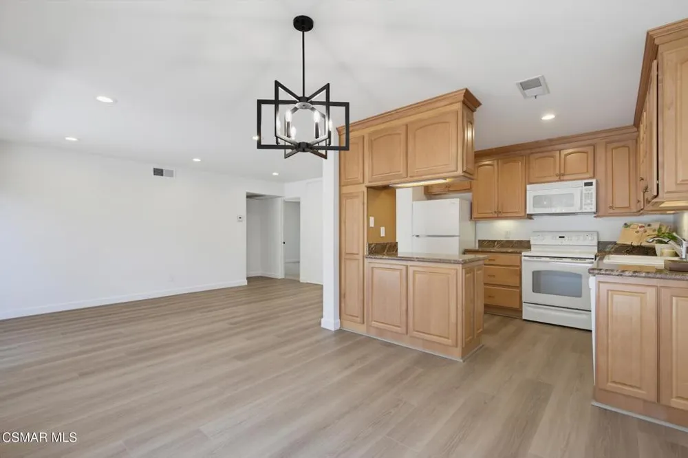 291 Sequoia Court #34 Thousand Oaks, CA 91360