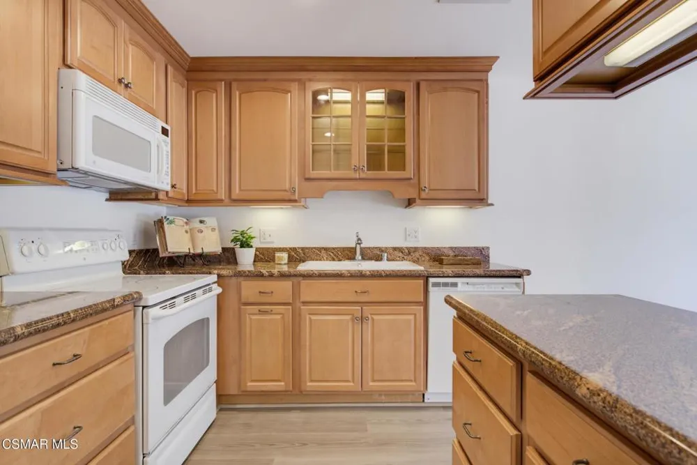 291 Sequoia Court #34 Thousand Oaks, CA 91360