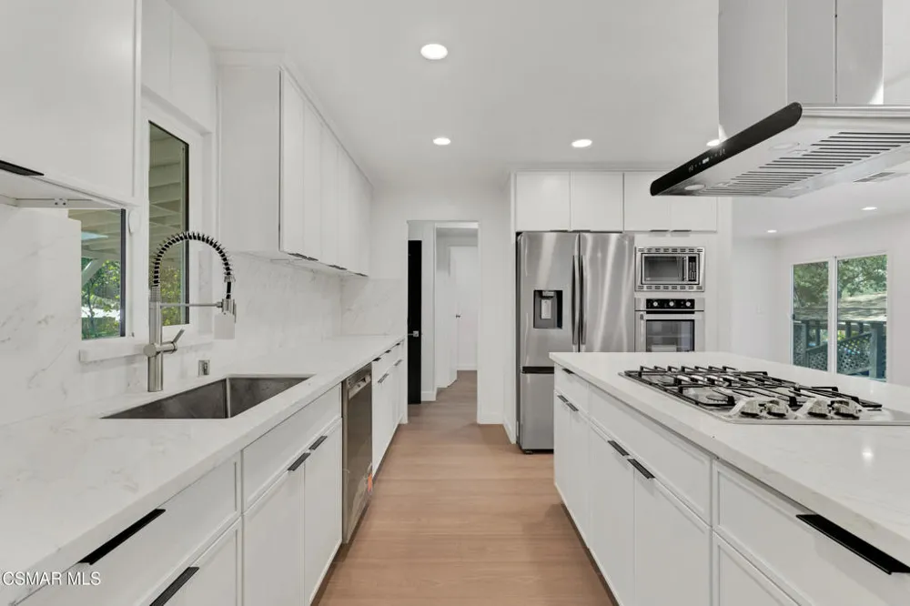 76 Little John Lane Westlake Village, CA 91361