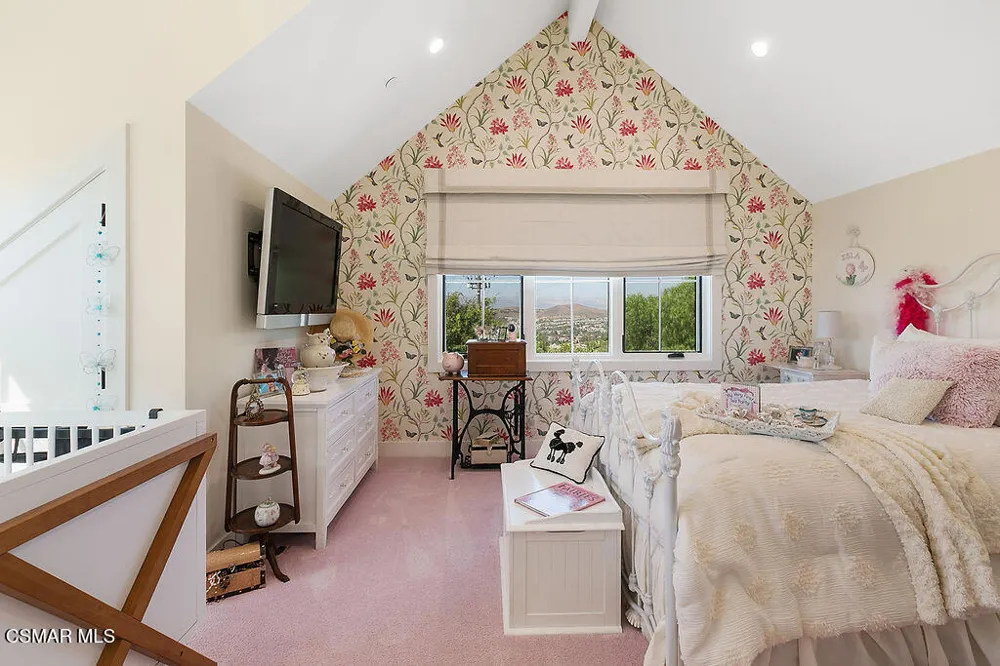 2431 Sapra Street Thousand Oaks, CA 91362