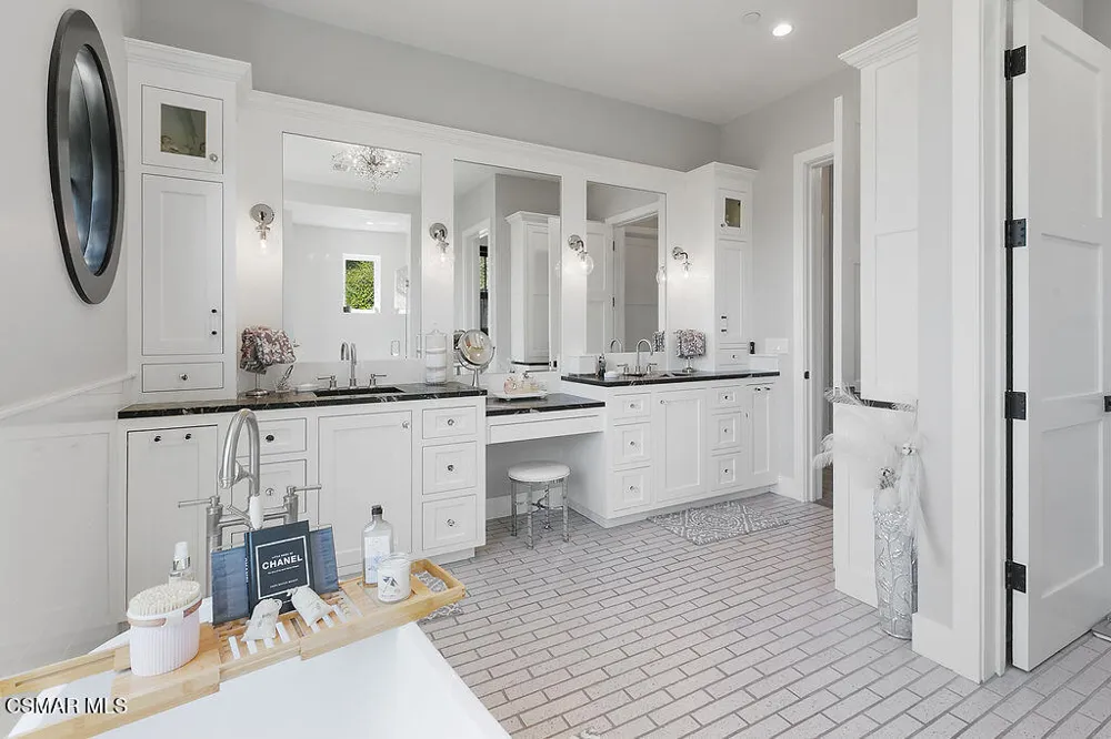 2431 Sapra Street Thousand Oaks, CA 91362