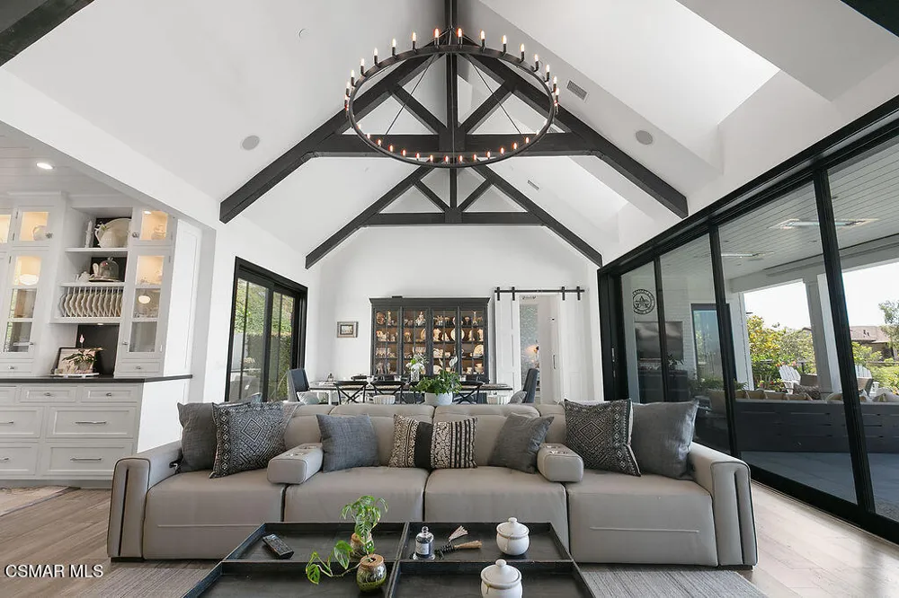 2431 Sapra Street Thousand Oaks, CA 91362