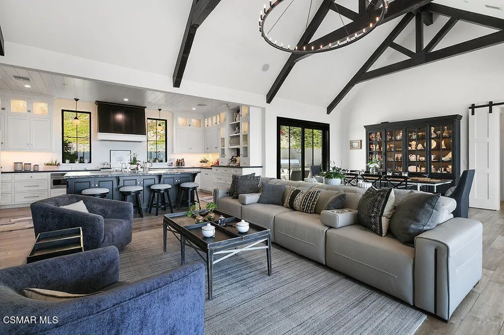2431 Sapra Street Thousand Oaks, CA 91362