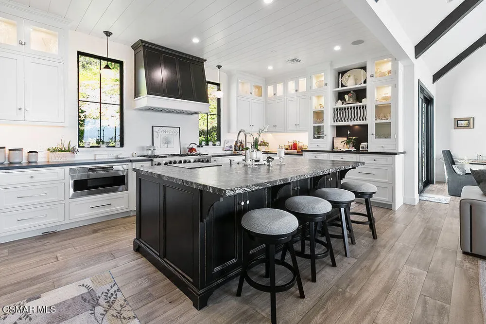 2431 Sapra Street Thousand Oaks, CA 91362