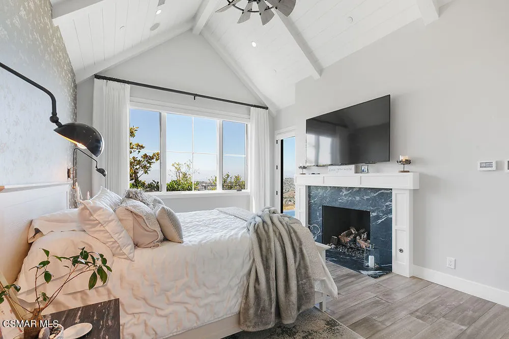 2431 Sapra Street Thousand Oaks, CA 91362